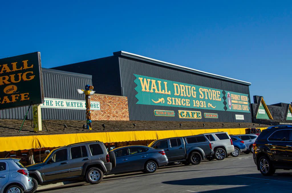 oldest roadside attractions wall drug