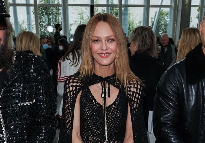 Vanessa Paradis envoûtante au défilé Chanel