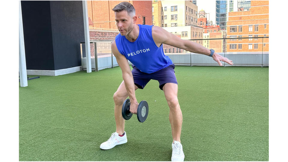 Andy Speer starting a dumbbell snatch