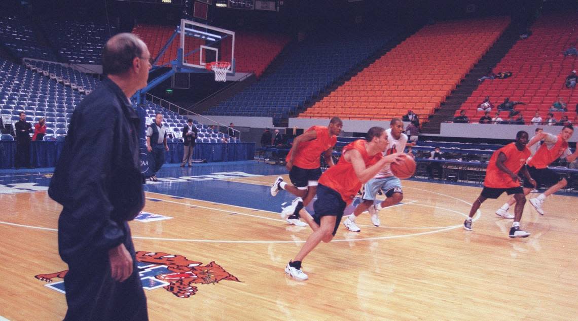 Jim Boeheim leads a Syracuse practice in Rupp Arena during the 1998 NCAA Tournament.