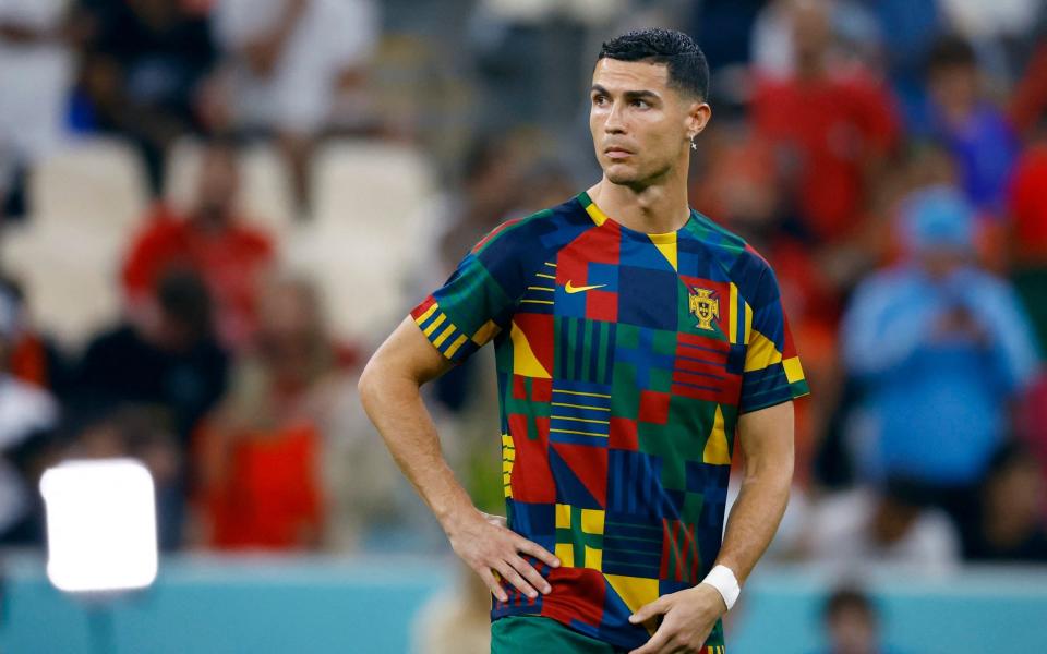 Cristiano Ronaldo de Portugal durante el calentamiento previo al partido - Suhaib Salem/Reuters