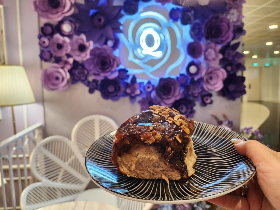 Cafe Q Classified - Cinnamon Bun