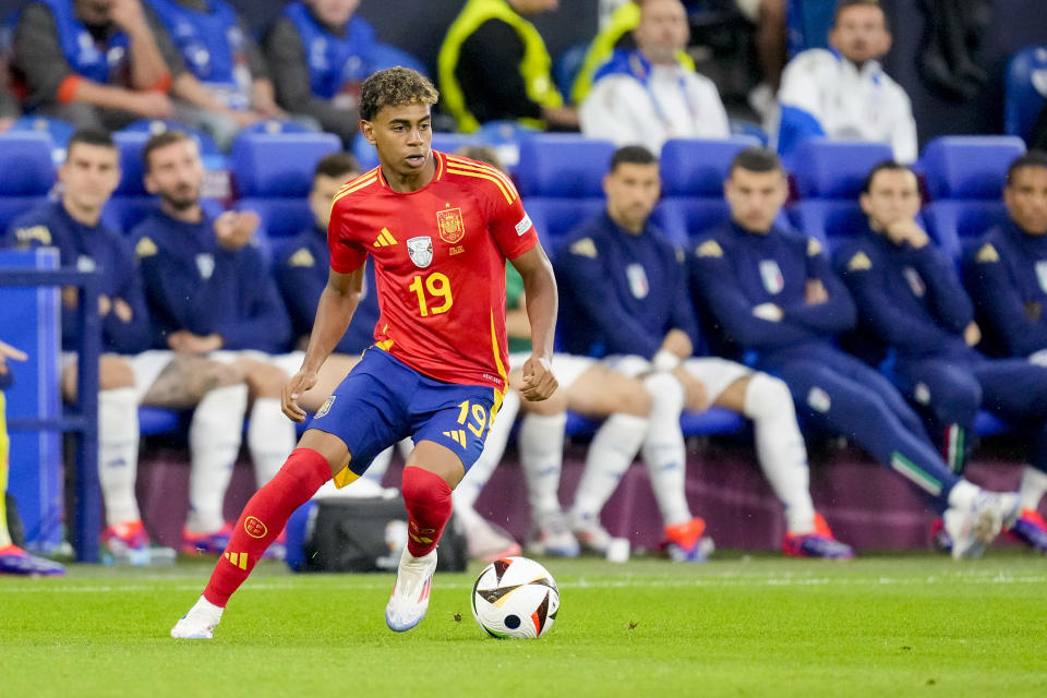 Lamine Yamal se ha convertido en una figuras a sus 16 aós de edad. (Foto: Alex Gottschalk/DeFodi Images via Getty Images)