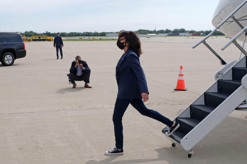 Harris arrives wearing her Converse at General Mitchell International Airport in Milwaukee, Wisconsin, Sept. 7, 2020. (Photo: Alex Wroblewski / Reuters)