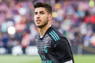 <p>Der zweite Rang wird sich erneut von mehreren Spielern geteilt. Der erste Kicker mit einem Wert von 75 Millionen ist Mario Asensio. Seit 2015 spielt er – mit einer kleinen Verleihpause an Espanyol Barcelona – bei Real Madrid. Für die spanische Nationalelf hat Asension seit seinem Debüt 2016 bereits 12 Spiele absolviert. </p>