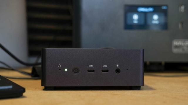 Compact and Mighty! UM790 Pro Mini PC Review — Eightify
