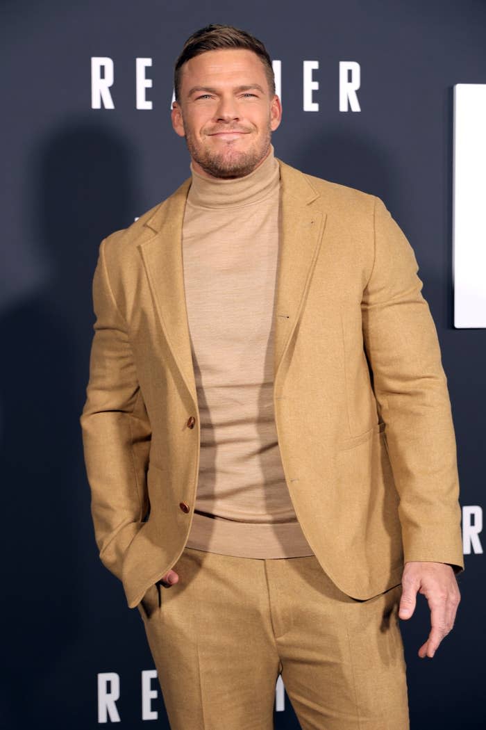 Alan Ritchson attends the premiere of Amazon Prime's new series "Reacher"