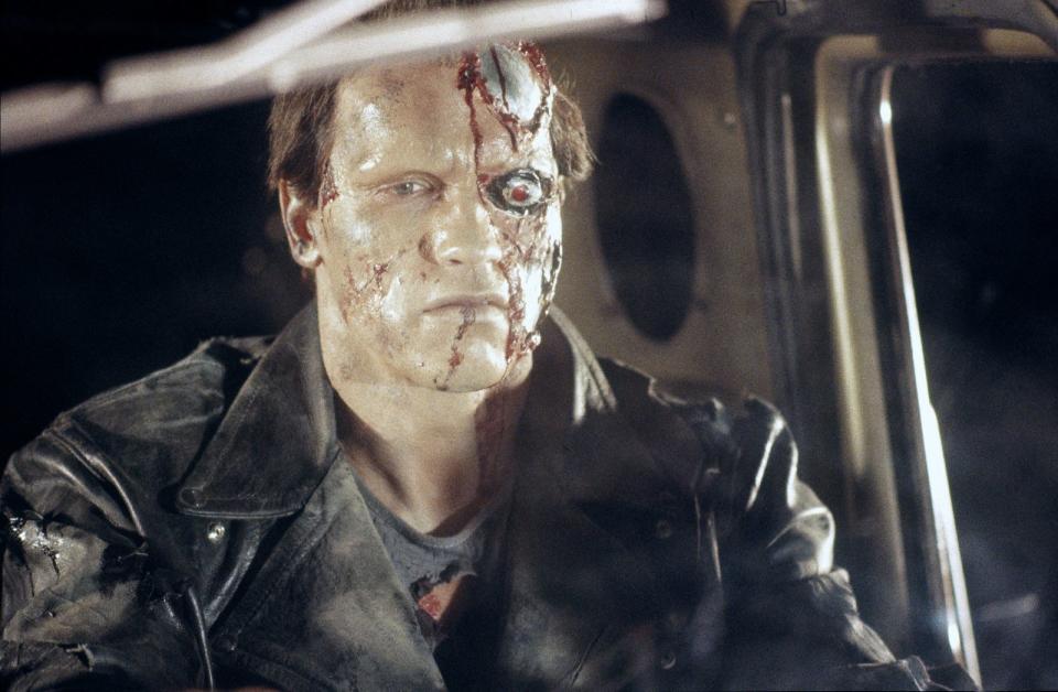 Als "Terminator" gelang Arnold Schwarzenegger 1984 nicht nur der endgültige Durchbruch als Schauspieler. Die Killermaschine wurde die Rolle seines Lebens - mit den besten Sprüchen - natürlich immer im breitesten österreichisch-amerikanischen Akzent. Immer wieder hieß es: "I'll be back". Ein Klassiker und Running Gag seit den 80-ern. (Bild: Fox)