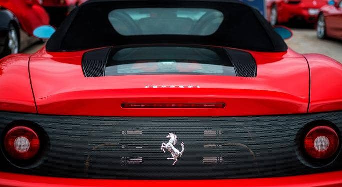 Ferrari se alía con Samsung para crear pantallas OLED para sus coches