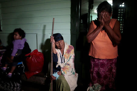 People who were evacuated from their home arrive at the Bluefields Port before the onset of hurricane Otto in Bluefields, Nicaragua, November 23, 2016. REUTERS/Oswaldo Rivas