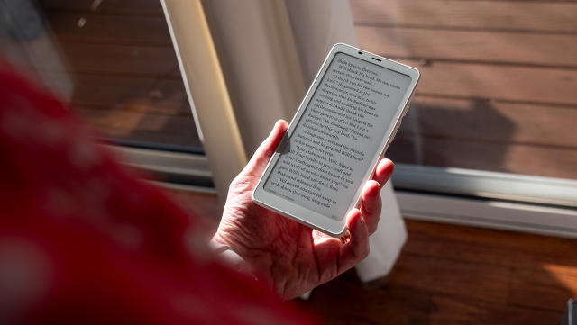 Xiaomi E-book reader will make reading e-books more enjoyable. Lasts up to  45 days