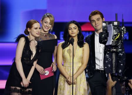2017 American Music Awards – Show – Los Angeles, California, U.S., 19/11/2017 – The cast of Riverdale present an award. REUTERS/Mario Anzuoni