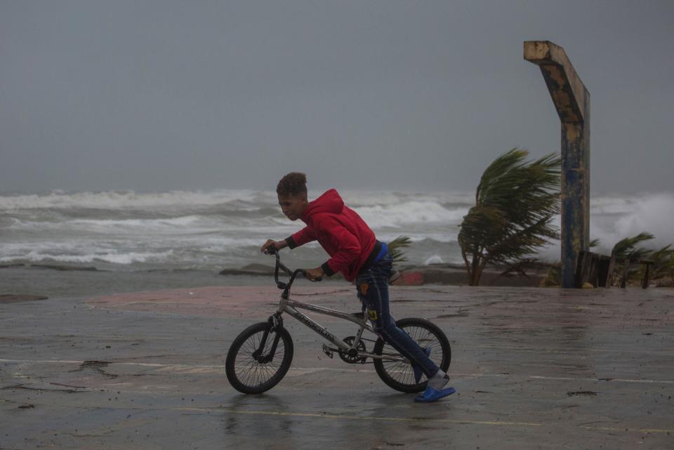 Hurricane Fiona is hitting the Dominican Republic on Monday, with up to 15 inches of rain expected (afp/AFP via Getty Images)