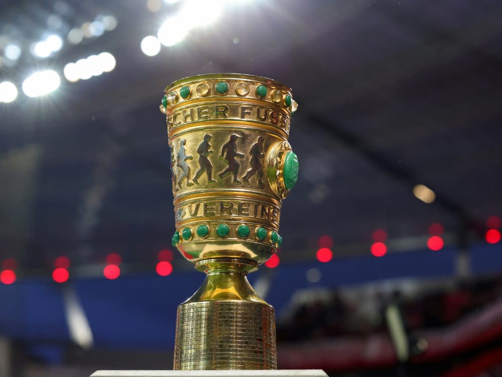 Leverkusen und Lautern spielen um die Männer-Trophäe