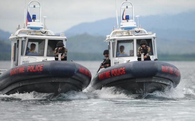 Philippines buys 100 patrol boats to combat poachers