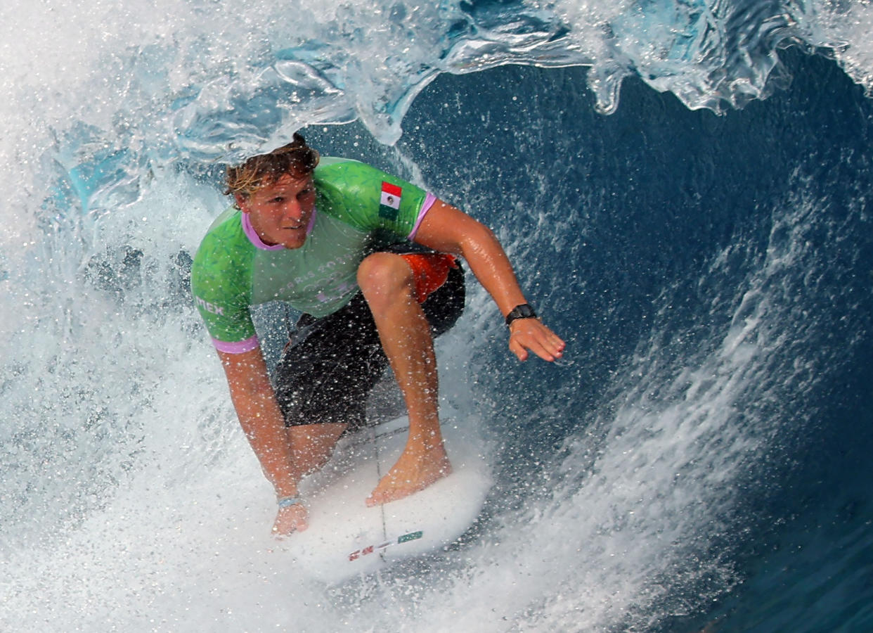 Paris 2024 Olympics - Surfing - Men's Round 1 - Heat 6 - Teahupo'o, Tahiti, French Polynesia  - July 27, 2024. Alan Cleland Quinonez of Mexico in action during Heat 6. REUTERS/Carlos Barria