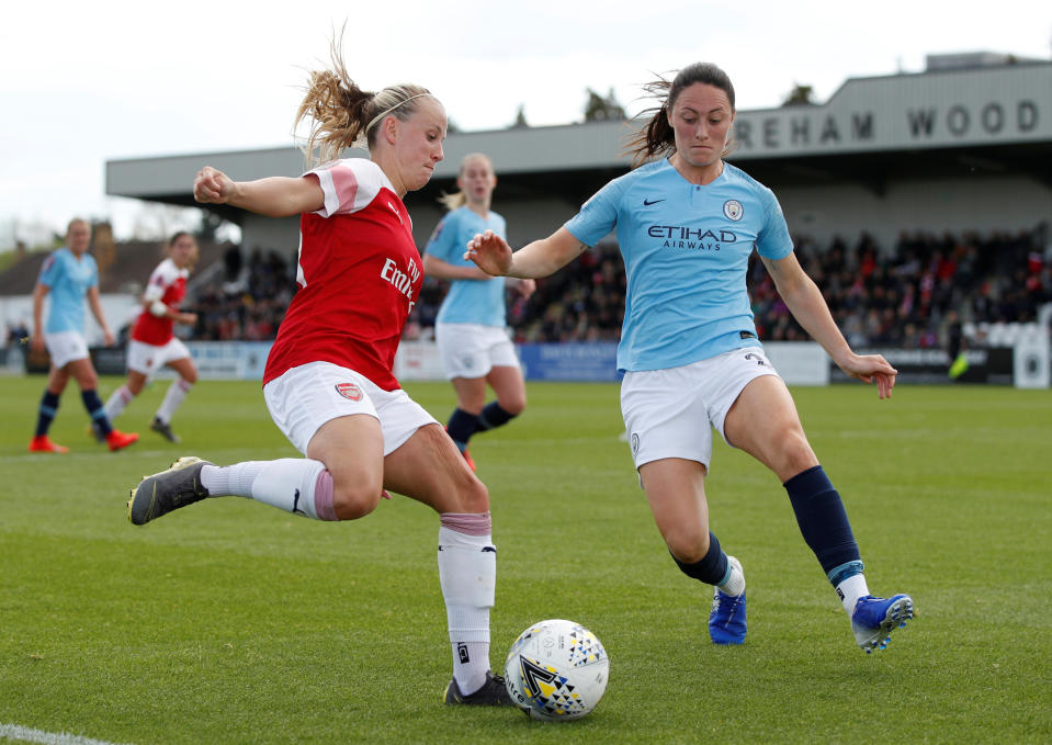 Arsenal's Beth Mead in action with Manchester City's Megan Campbell   Action Images via Reuters/John Sibley
