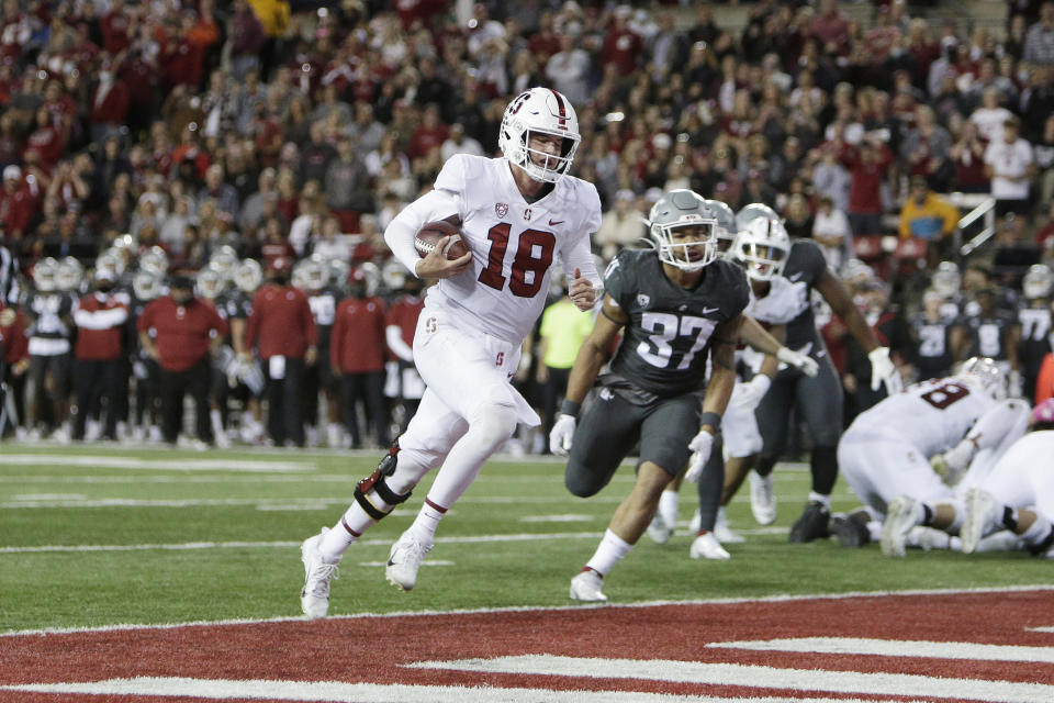 Stanford quarterback Tanner McKee (18) runs for a 2-point conversion during the second half of the team's NCAA college football game against Washington State, Saturday, Oct. 16, 2021, in Pullman, Wash. Washington State won 34-31. (AP Photo/Young Kwak)