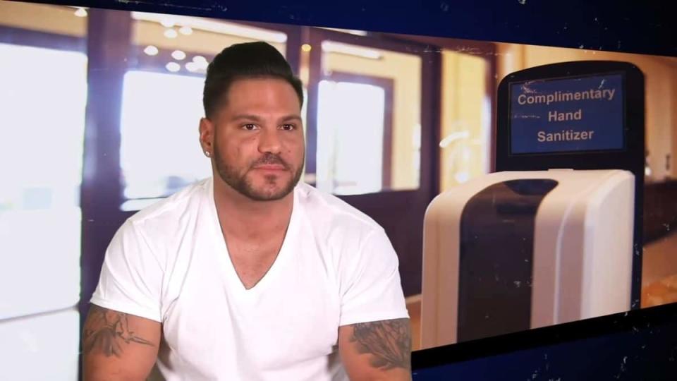 Ronnie Ortiz-Magro in a white t-shirt in Jersey Shore: Family Vacation