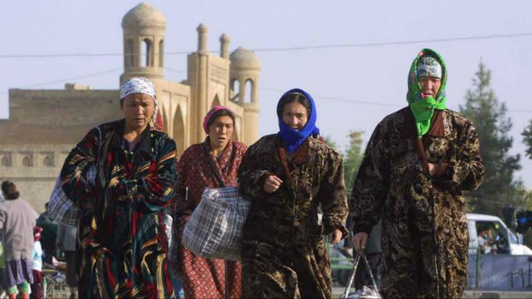 Mujeres uzbekas en la localidad de Karshi, próxima a la frontera con Afganistan.