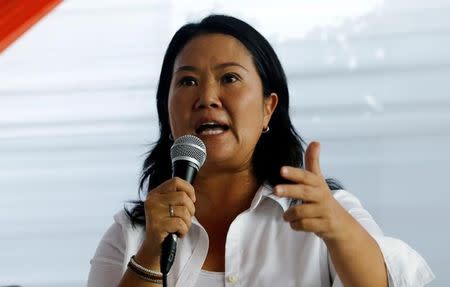 Peruvian presidential candidate Keiko Fujimori of Fuerza Popular (Popular Force) gives a speech during a meeting with local leaders in San Juan de Lurigancho in Lima, Peru, May 10, 2016. REUTERS/Mariana Bazo