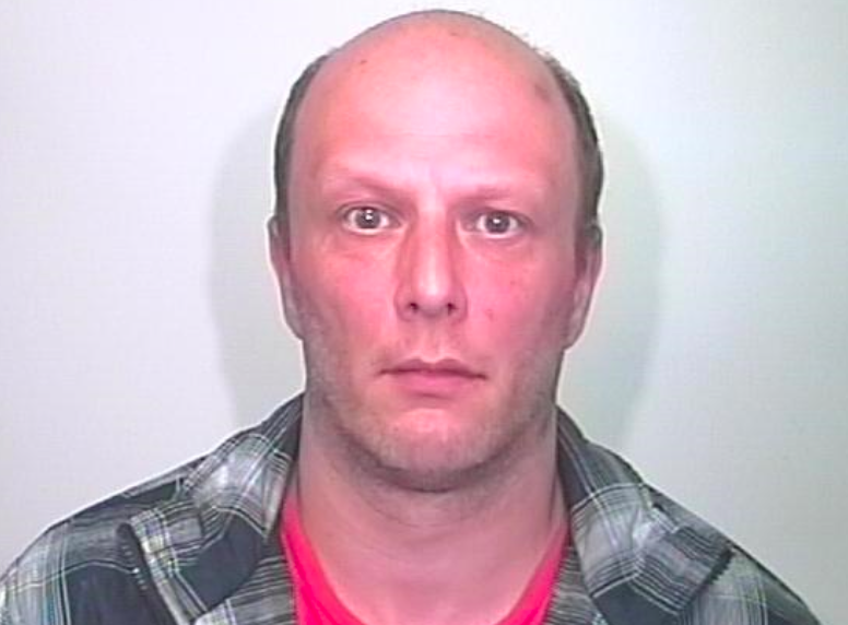 Convicted sex offender Steven Thrower is wanted by police. (West Yorkshire Police)