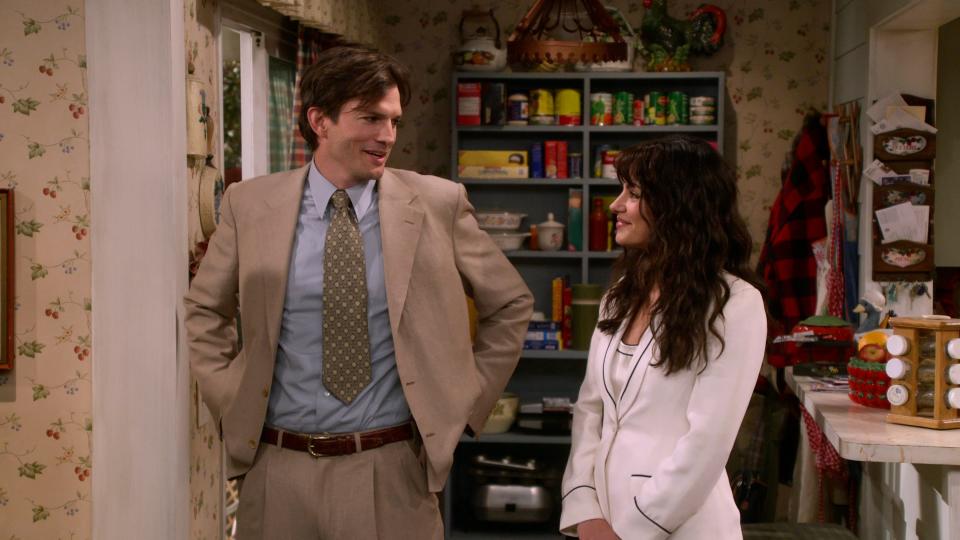 Ashton Kutcher and Mila Kunis briefly return as Michael Kelso and Jackie Burkhart in "That ’90s Show."