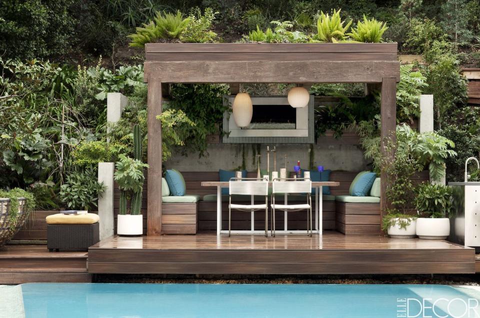 Stylish Outdoor Dining Area