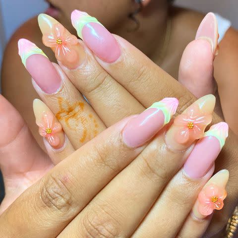 <p><a href="https://www.instagram.com/fleuryrosenails/" data-component="link" data-source="inlineLink" data-type="externalLink" data-ordinal="1">@fleuryrosenails</a></p>