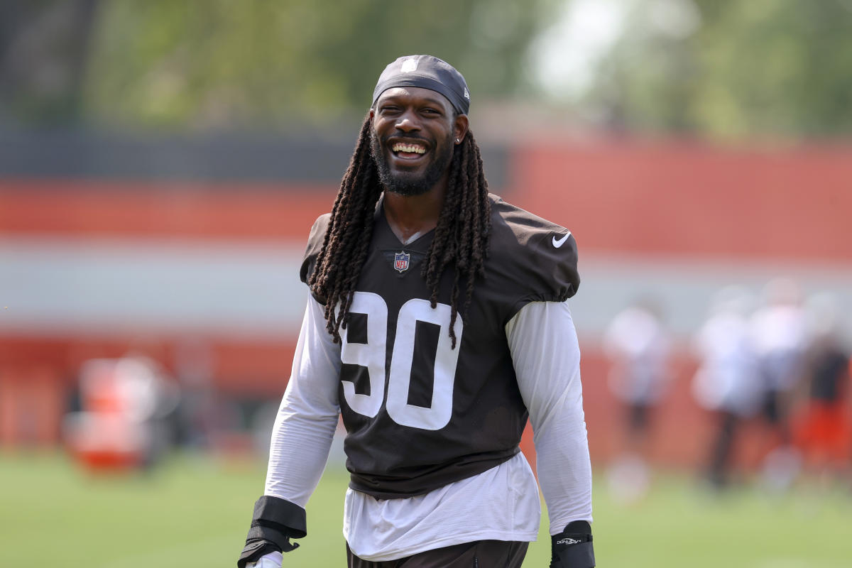 Yahoo! Sports' Charles Robinson said the team that keeps coming up in  Jadeveon Clowney talks are the Cleveland #Browns. ⁣ ⁣ Robinson adds…