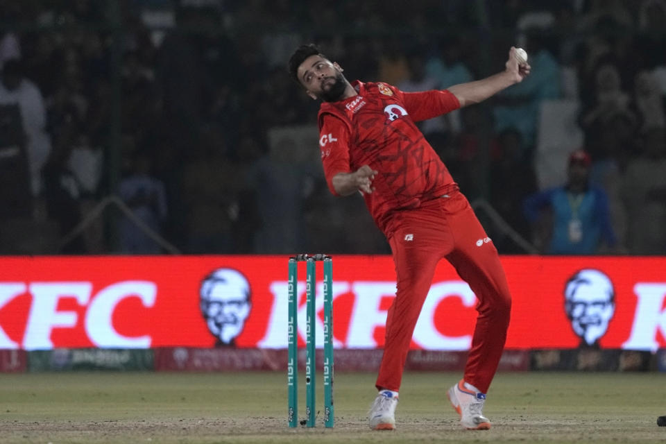 Islamabad United' Imad Wasim bowls during the final of Pakistan Super League T20 cricket match between Islamabad United and Multan Sultans, in Karachi, Pakistan, Monday March 18, 2024. (AP Photo/Fareed Khan)