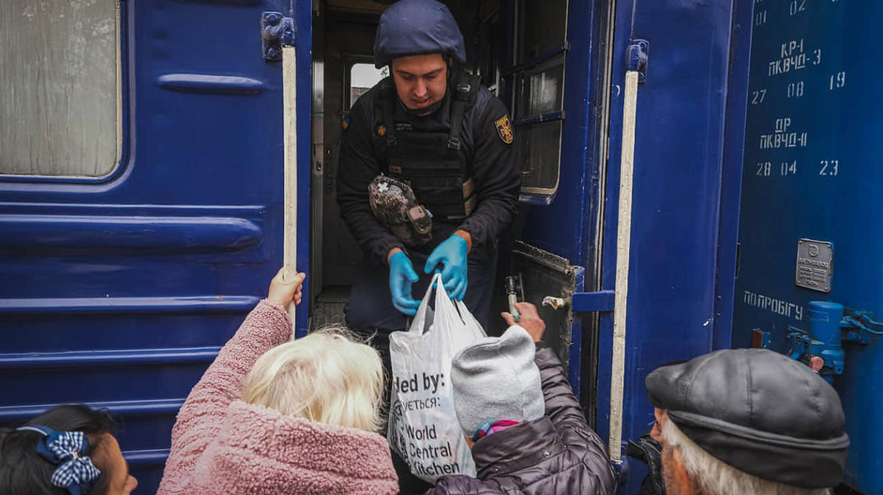 Evacuation. Stock photo: Photo: The State Emergency Service of Ukraine on Telegram
