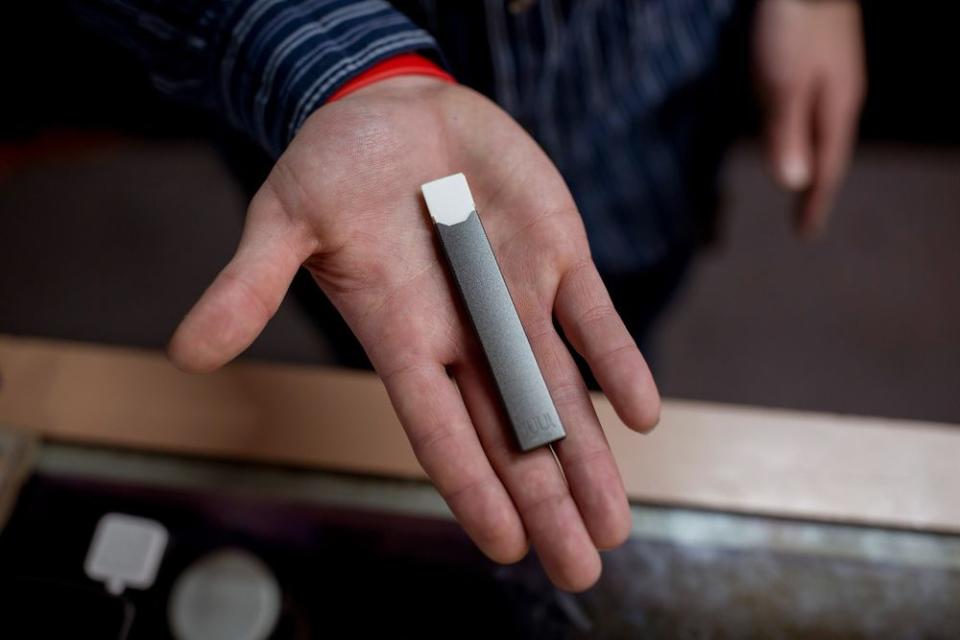 Juul e-cigarette