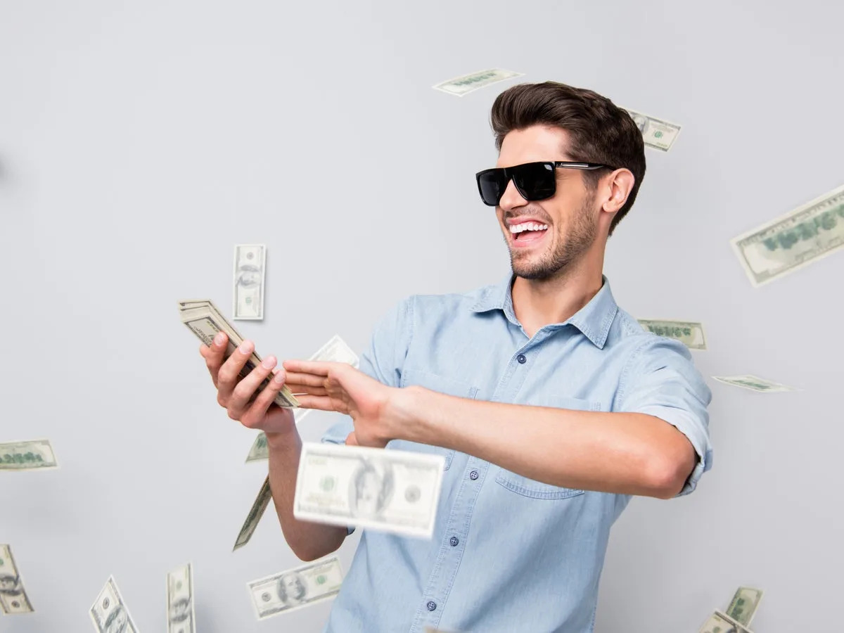 Research finds money can buy you happiness, with those earning higher incomes reporting higher levels of life satisfaction (Getty Images/iStockphoto) (Getty Images/iStockphoto)