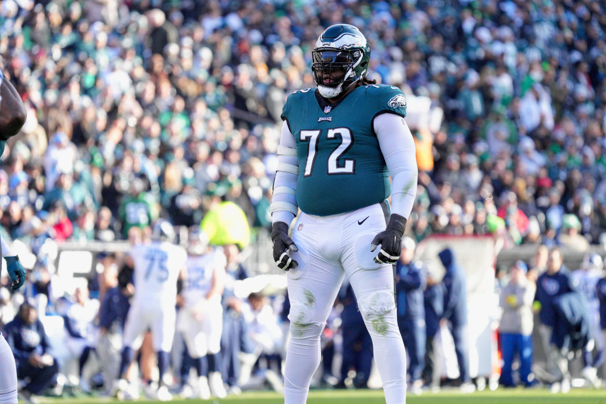 PHILADELPHIA, PA - DECEMBER 04: Philadelphia Eagles defensive tackle Linval Joseph (72) looks on during the game between the Tennessee Titans and the Philadelphia Eagles on December 4, 2022 at Lincoln Financial Field in Philadelphia, PA. (Photo by Andy Lewis/Icon Sportswire via Getty Images)