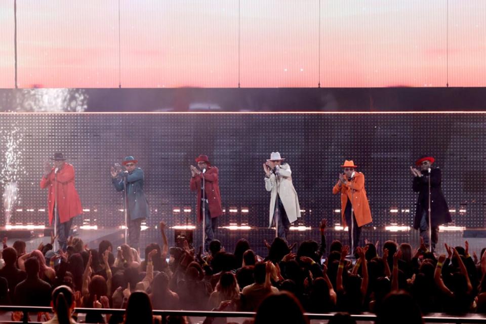 2021 American Music Awards - Fixed Show