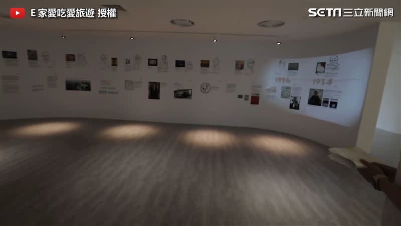 一樓牆上展示了雄獅文具的創辦史。（圖／E家愛吃愛旅遊 授權）