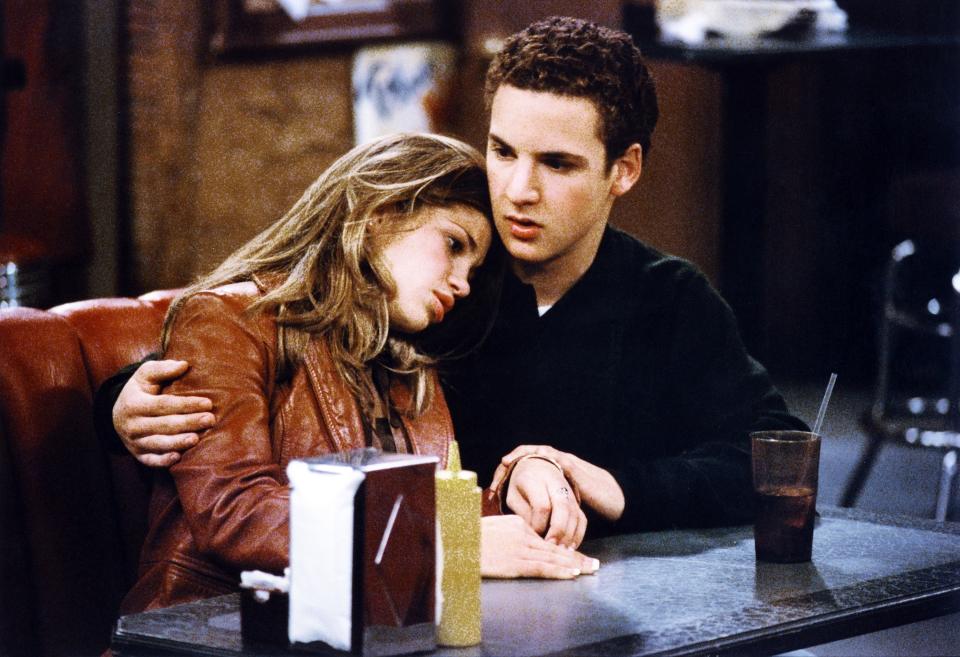 Ben Savage puts his arm around Danielle Fishel