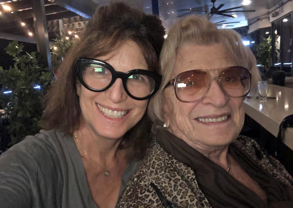 Mildred Kirschenbaum (R) and daughter Gayle (L) (Courtesy Gayle Kirschenbaum)