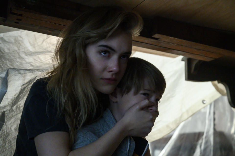 Emilia Jones, Jackson Robert Scott. (Netflix)