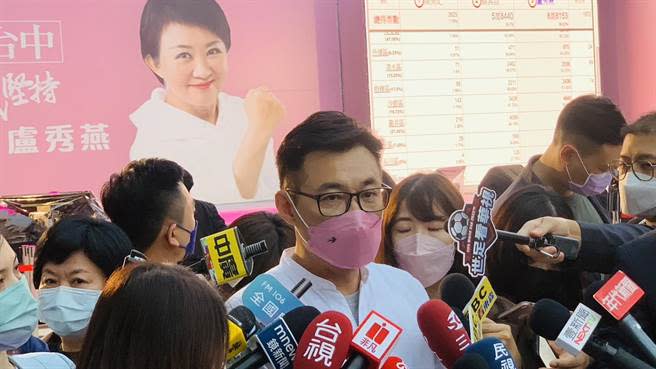 國民黨台中市長候選人盧秀燕競選總幹事江啟臣對得票差距有信心。(林欣儀攝)