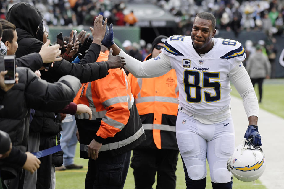 The Chargers have reportedly told eight-time Pro Bowl and five-time All Pro tight end Antonio Gates they are releasing him after 15 years with the team. (AP)