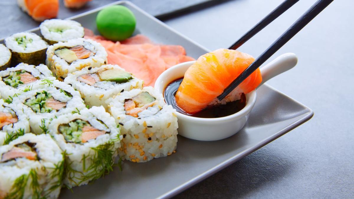 Maki and Uramaki Sushi Recipes for Beginners - Your Guardian Chef