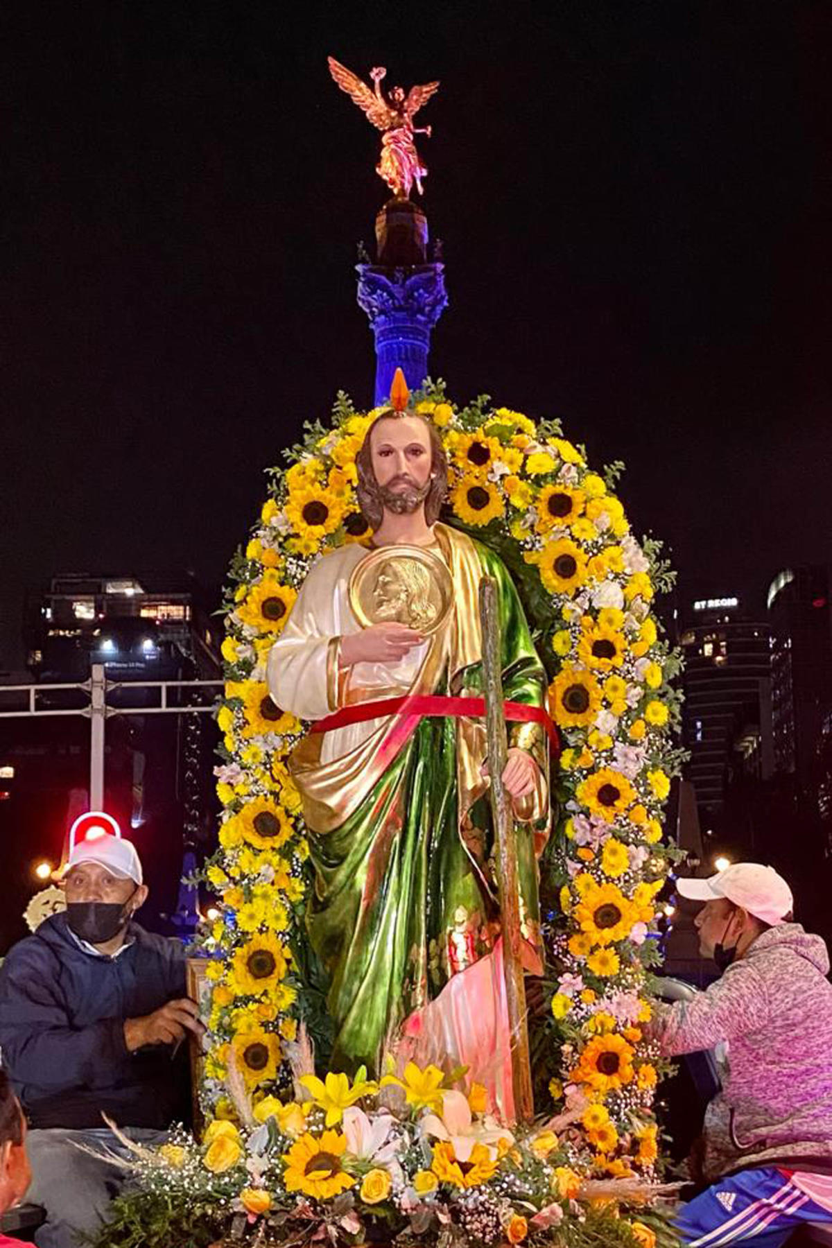 Por qué se pone a San Judas Tadeo de cabeza?