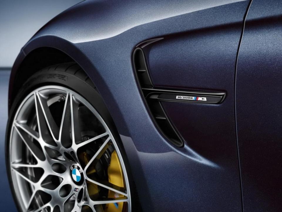 「Competition Package」的高檔版本！BMW發表M3「30 Jahre」限量版，最大馬力一樣上看450hp，內裝設計卻更精緻（內附動態影片）