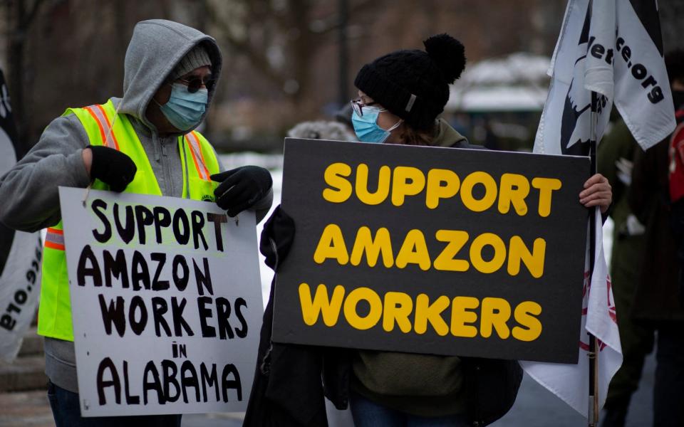 Amazon workers in alabama - AFP