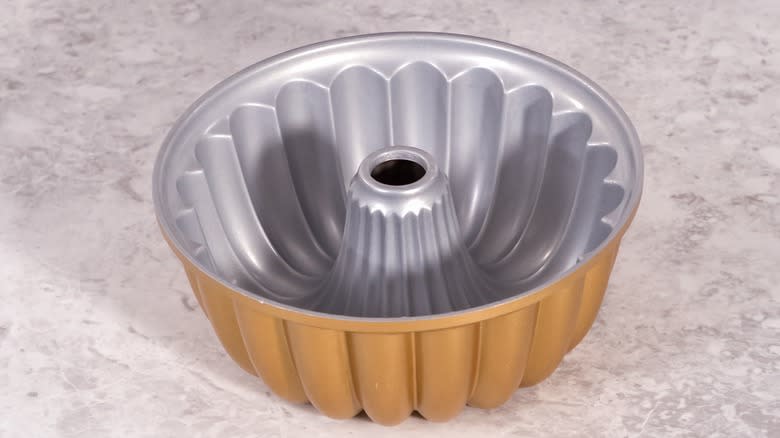 Empty bundt cake pan