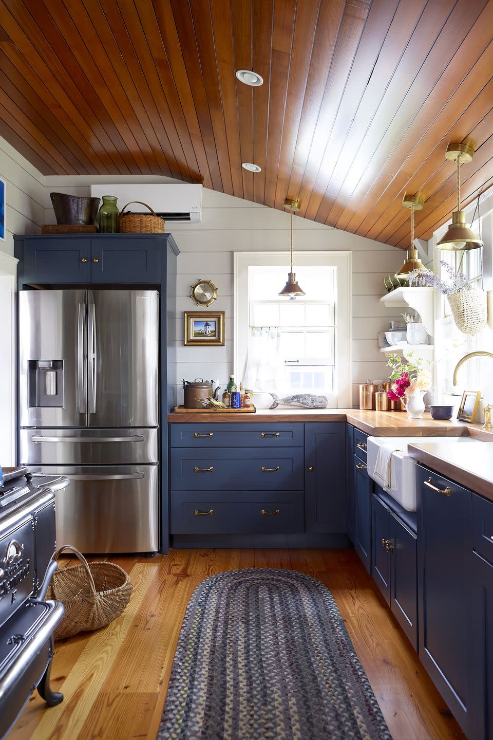 blue and white nautical kitchen