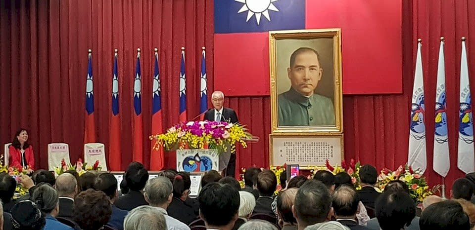 國民黨主席吳敦義今天出席華僑救國聯合總會舉辦的華僑節慶祝活動。(江昭倫 攝)