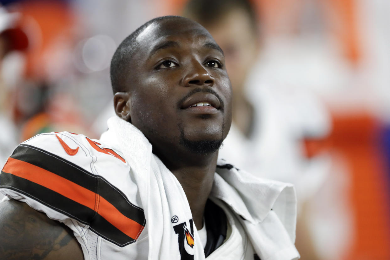 Cleveland Browns defensive end Chris Smith has decided to play on Monday night, days after his girlfriend was struck and killed on a Cleveland highway. (AP)